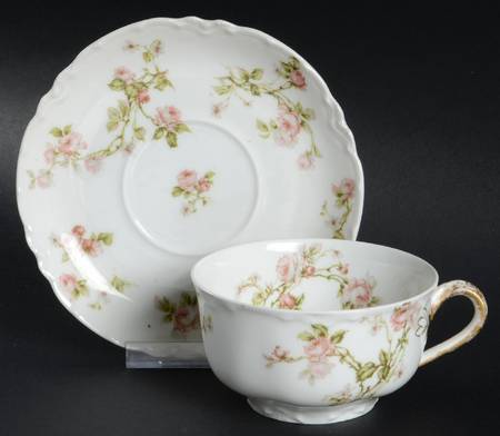 Frontenac (French) Oversized Cup & Saucer Set