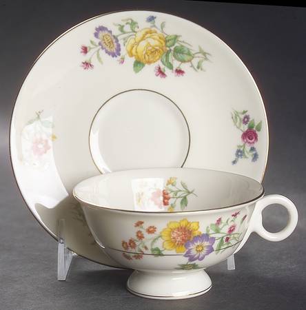 Glendale Footed Cup & Saucer Set