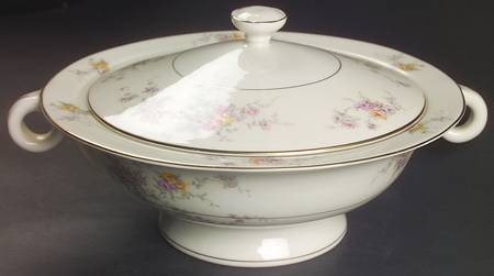 Gloria (New York) Round Covered Vegetable