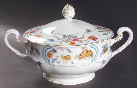 Golden Quail Round Covered Vegetable