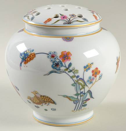 Golden Quail Vase & Frog/Grid