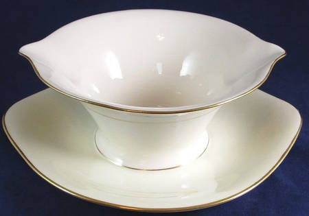 Gramercy Gravy Boat with Attached Underplate