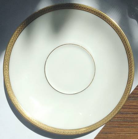 H102  Saucer for Ramekin
