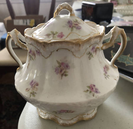 H104 Sugar Bowl & Lid