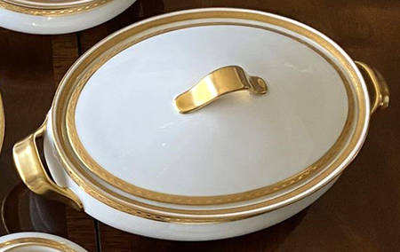 H105 Oval Covered Vegetable