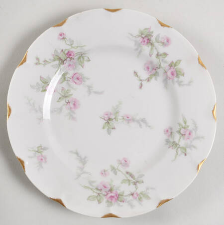 H126 Luncheon Plate