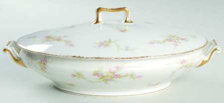 H147 Oval Covered Vegetable