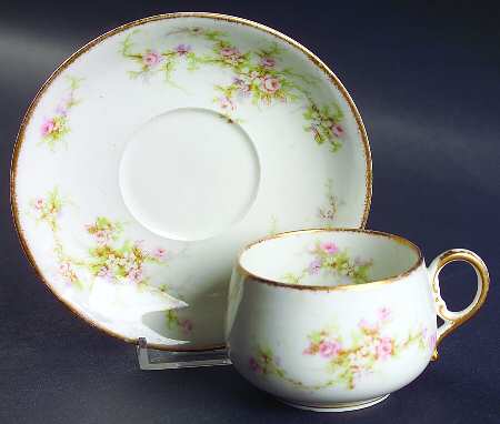 H147 Flat Cup & Saucer Set