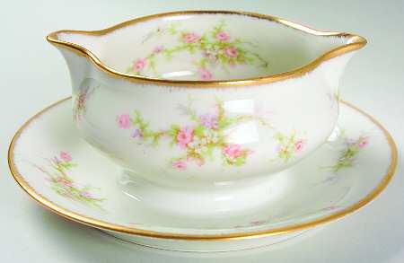 H147 Gravy Boat with Attached Underplate