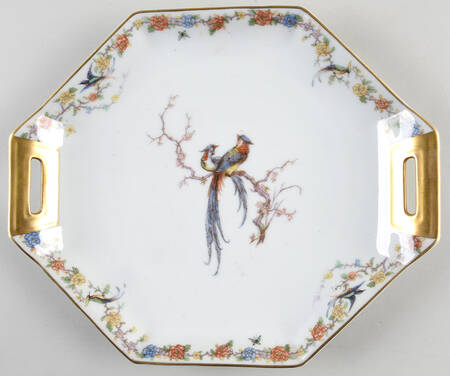 H159 Handled Cake Plate