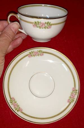 H282 Flat Cup & Saucer Set
