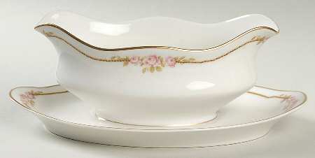 H282 Gravy Boat with Attached Underplate