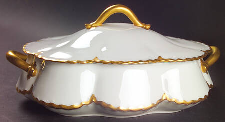 21276 Oval Covered Vegetable