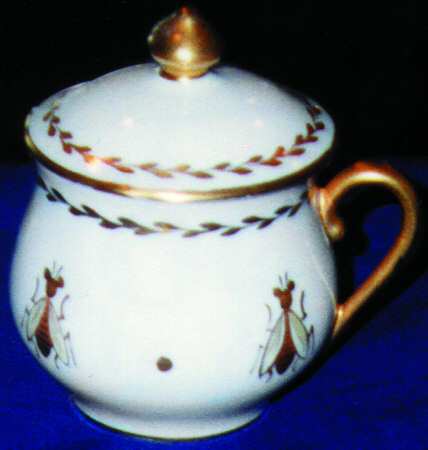 H423 2 Pc Pot de Creme w/Lid & Base