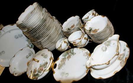 Flowers and Seeds (Blank 19) Gravy Boat with Attached Underplate