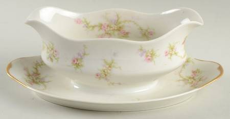 H504 Gravy Boat with Attached Underplate