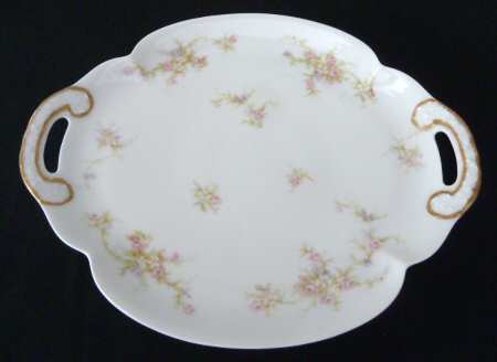 H504 Handled Cake Plate