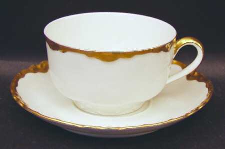 H526 Flat Cup & Saucer Set