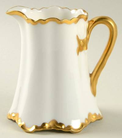 H526 Creamer