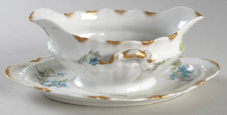H533 Gravy Boat with Attached Underplate