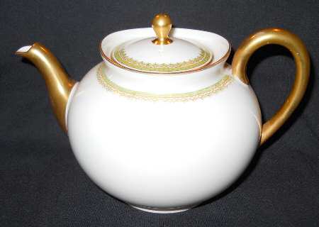 H542 Teapot & Lid