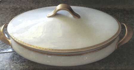 H547 Oval Covered Vegetable