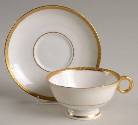 H563 Footed Cup & Saucer Set