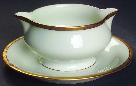 H79 Gravy Boat with Attached Underplate