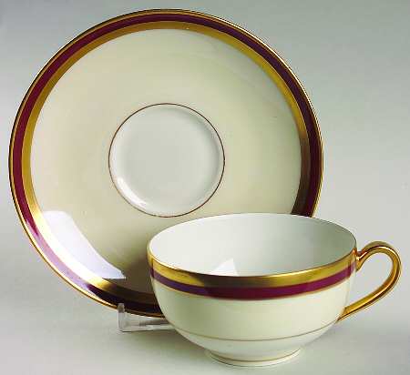 H8 Flat Cup & Saucer Set