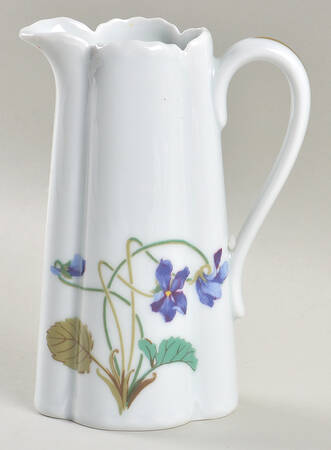 Imperatrice Eugenie 8 Oz Pitcher