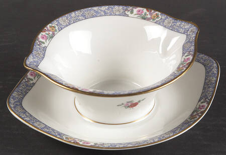 India Gravy Boat with Attached Underplate