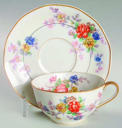 Jewel (Cream & White) Flat Cup & Saucer Set