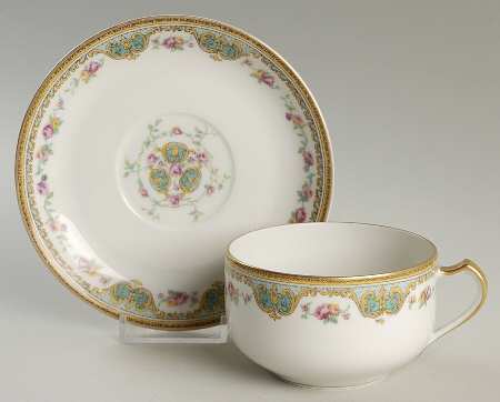 Juno Flat Cup & Saucer Set