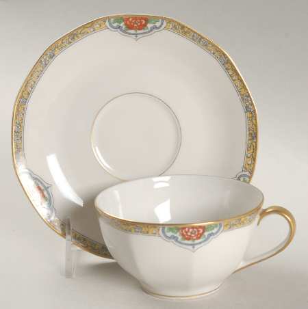 Lama Flat Cup & Saucer Set