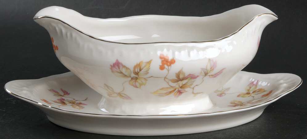 Lancaster Gravy Boat with Attached Underplate