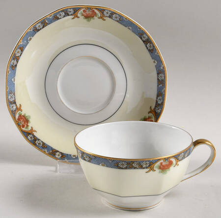 Langeais Flat Cup & Saucer Set