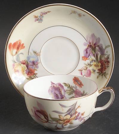 La Salle Flat Cup & Saucer Set