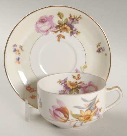 La Salle Flat Cup & Saucer Set