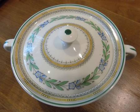 Laurelton (Blue Flowers) Sugar Bowl & Lid