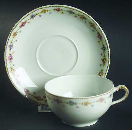 Louvre Flat Cup & Saucer Set