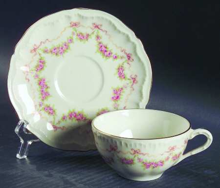 Louise Flat Cup & Saucer Set