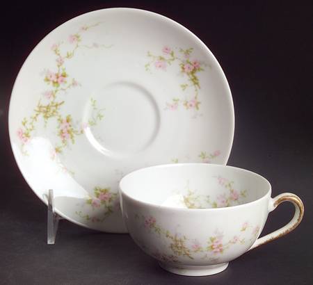 Lucille Flat Cup & Saucer Set