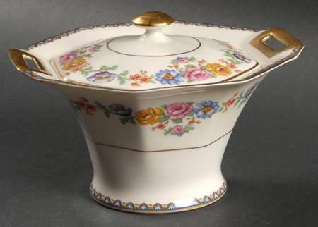Lucerne (New York) Sugar Bowl & Lid