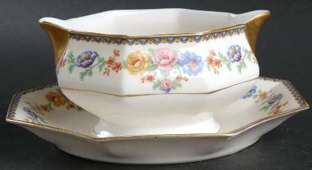 Lucerne (New York) Gravy Boat with Attached Underplate
