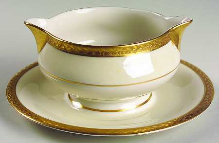 Madison (New York) Round Gravy Boat/Attached Underplate