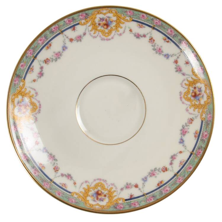 Maintenon Saucer