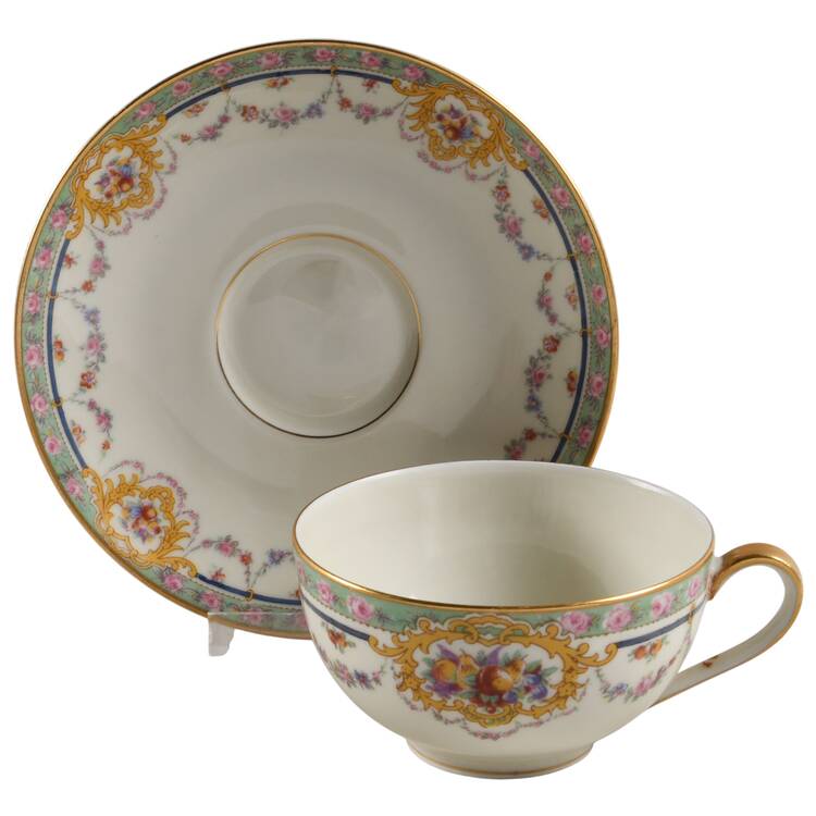 Maintenon Flat Cup & Saucer Set