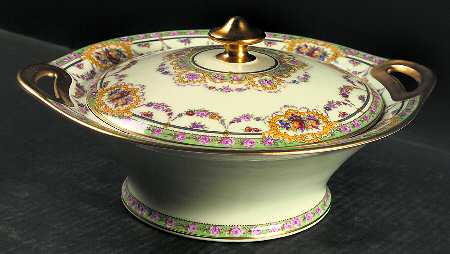 Maintenon Round Covered Vegetable