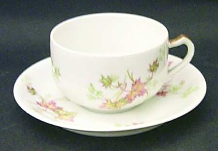 Maple Leaf Flat Cup & Saucer Set