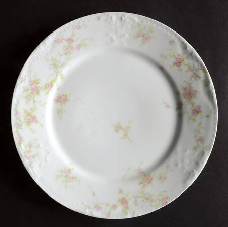 Marie (Scattered Flowers) Luncheon Plate